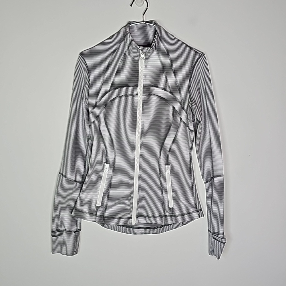 Lululemon size 4 silver and gray pinstriped zip up jacket